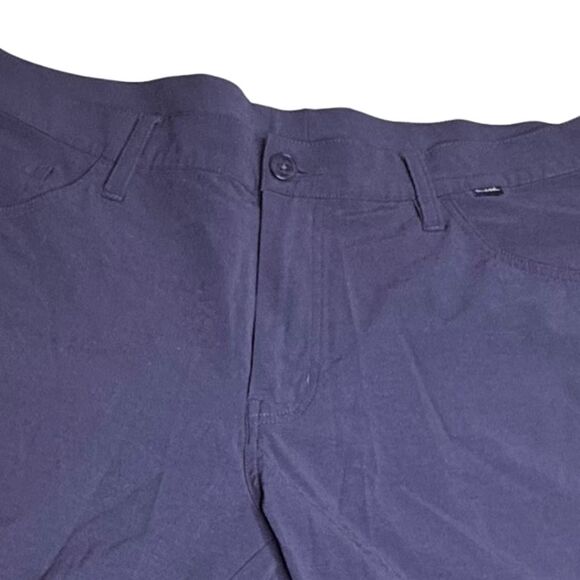 Travis Mathew Men's Flat Front Performance Casual Golf Shorts Navy Blue Size 38 - Picture 3 of 8